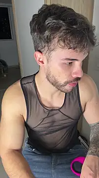 Snapshot of Valenthino_Salvatore chatting on November 30, 3:43 am Valenthino Salvatore online show from November 30, 3:43 am