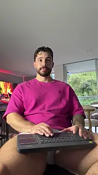 Valenthino Salvatore online show from May 20, 10:49 pm