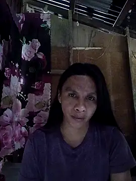 Snapshot of lovelycarla32 chatting on December 18, 2:39 am lovelycarla32 online show from December 18, 2:39 am