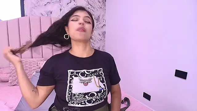 Snapshot of katsumi_yan chatting on February 1, 7:23 pm katsumi yan online show from February 1, 7:23 pm