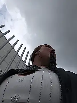 Snapshot of Shofy22 chatting on December 4, 3:32 pm Shofy22 online show from December 4, 3:32 pm