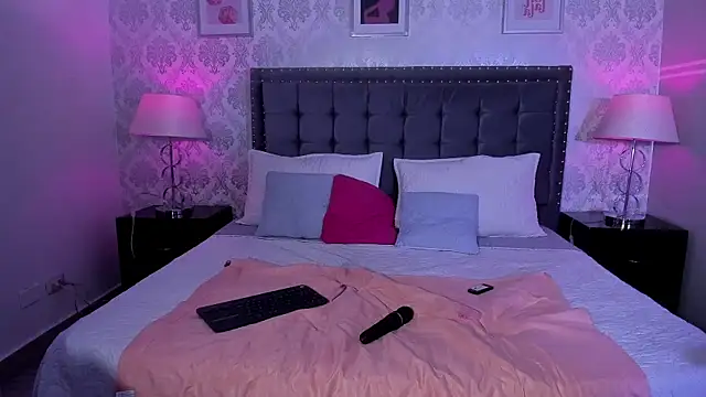 Snapshot of Evabellee chatting on November 29, 2:20 pm Evabellee online show from November 29, 2:20 pm