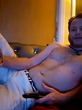 Snapshot of PinellasPlay chatting on December 4, 11:02 pm PinellasPlay online show from December 4, 11:02 pm