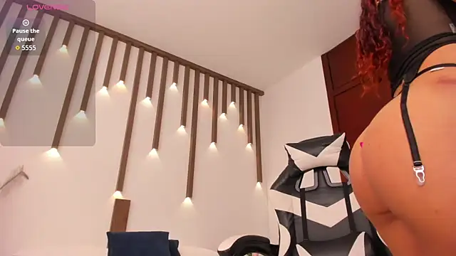 lindaa natashaa  online show from February 26, 7:24 pm