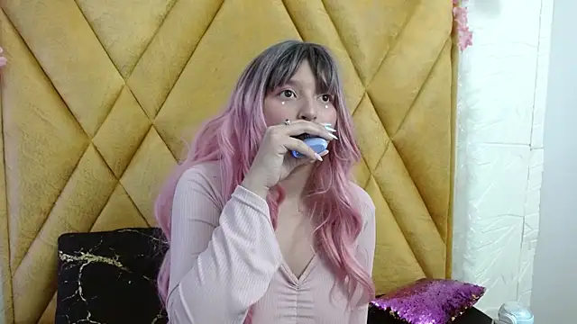 CandySwan online show from December 18, 3:45 am