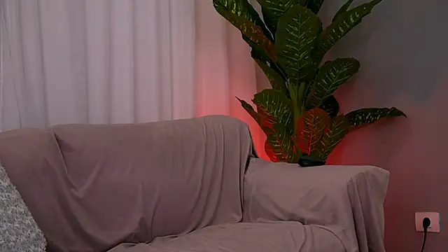 Snapshot of VanessaSinX chatting on December 4, 8:39 pm VanessaSinX online show from December 4, 8:39 pm