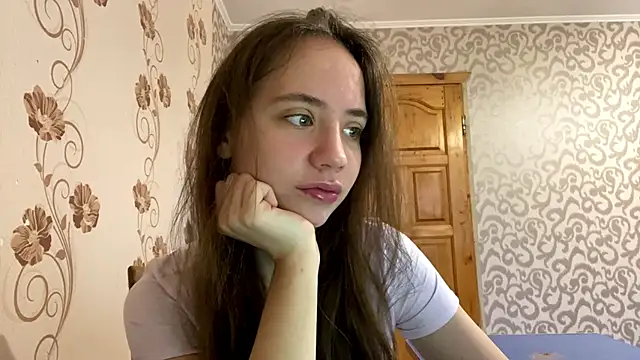 ChandaApplin online show from December 5, 7:17 am