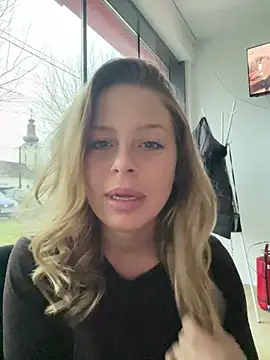 Snapshot of KateAllyaa chatting on February 17, 6:43 am KateAllyaa online show from February 17, 6:43 am