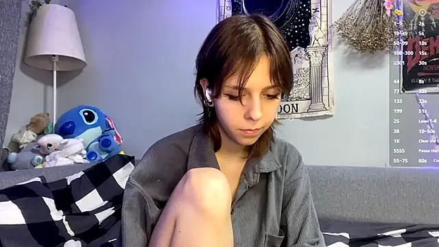 Snapshot of FairyLuna chatting on December 3, 9:13 pm FairyLuna online show from December 3, 9:13 pm