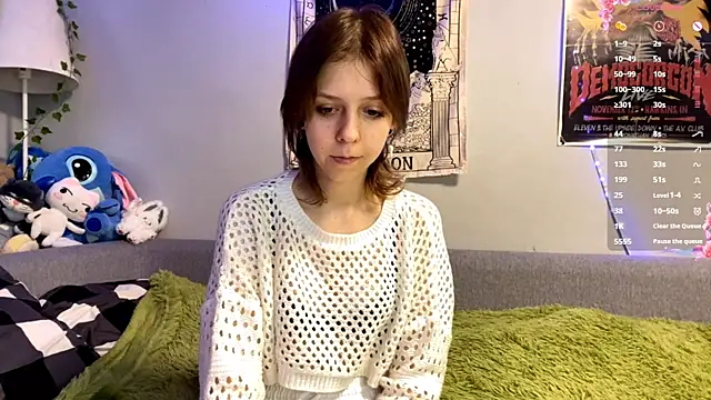 Snapshot of FairyLuna chatting on December 18, 9:37 am FairyLuna online show from December 18, 9:37 am