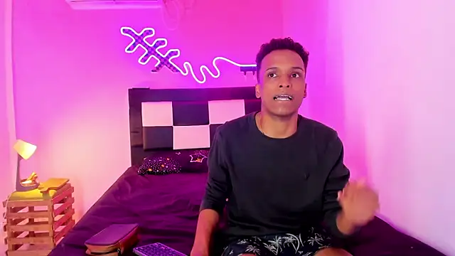 Snapshot of Black_Guys_Pervert_ chatting on November 29, 11:35 am Black Guys Pervert online show from November 29, 11:35 am