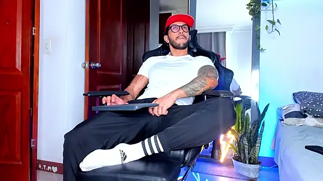 JotaCeliz online show from December 16, 5:18 pm