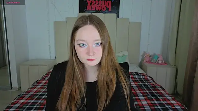 Snapshot of VikiBlossom chatting on December 17, 3:51 pm VikiBlossom online show from December 17, 3:51 pm