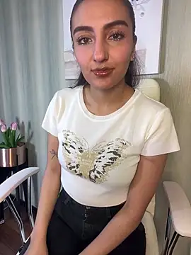 ZoeJohnson Pink online show from February 12, 9:21 pm