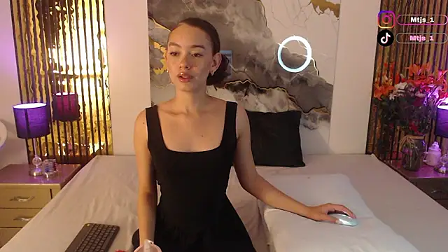 MiticaBrennet  online show from March 5, 5:03 am