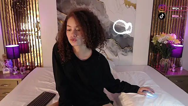 MiticaBrennet  online show from April 15, 4:19 am