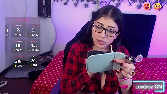 Snapshot of dulcinea77gp chatting on March 29, 3:17 am dulcinea77gp online show from March 29, 3:17 am