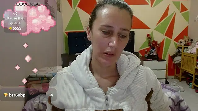 Snapshot of CASSANDRA_BROWN chatting on December 15, 6:01 pm CASSANDRA BROWN online show from December 15, 6:01 pm