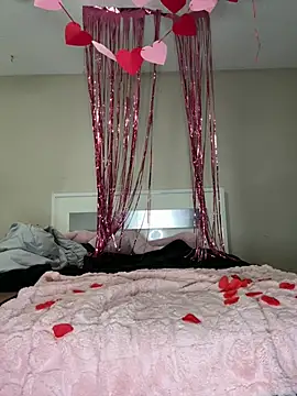 Snapshot of Kiki_hammyy chatting on February 14, 9:44 pm Kiki hammyy online show from February 14, 9:44 pm