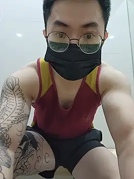 Snapshot of Valerious180 chatting on December 4, 5:43 pm Valerious180 online show from December 4, 5:43 pm