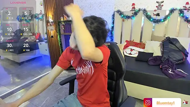 Snapshot of kaelwolf_tay chatting on December 16, 7:30 pm kaelwolf tay online show from December 16, 7:30 pm