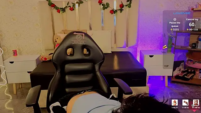 kaelwolf tay online show from April 9, 7:30 pm