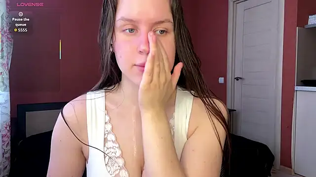 SanoraVillnave online show from February 25, 7:07 am