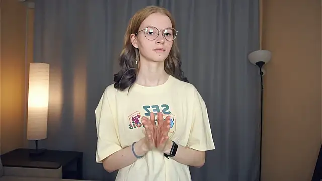 Snapshot of ToyaPletz chatting on November 28, 5:26 pm ToyaPletz online show from November 28, 5:26 pm