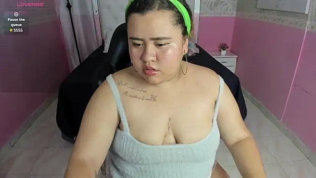 Snapshot of Danna_Keys chatting on December 17, 6:47 pm Danna Keys online show from December 17, 6:47 pm