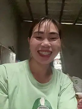 Snapshot of meganmeo chatting on April 26, 3:26 am meganmeo online show from April 26, 3:26 am