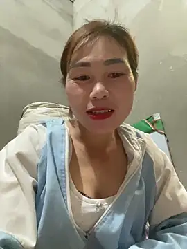 Snapshot of meganmeo chatting on April 27, 11:08 am meganmeo online show from April 27, 11:08 am
