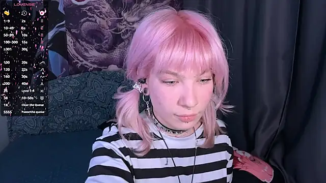 LolaDollyMur online show from December 18, 7:09 pm