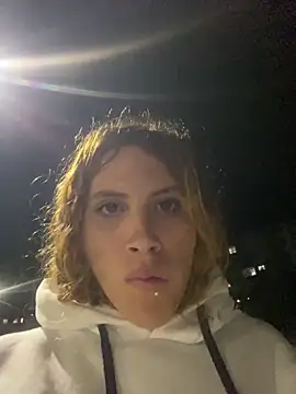 Snapshot of Labby18 chatting on November 24, 12:32 am Labby18 online show from November 24, 12:32 am