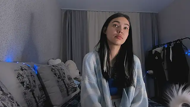 Snapshot of SakuraVibe chatting on December 2, 1:44 am SakuraVibe online show from December 2, 1:44 am