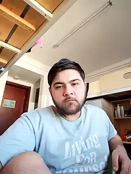 Snapshot of Koma001 chatting on February 17, 3:14 am Koma001 online show from February 17, 3:14 am