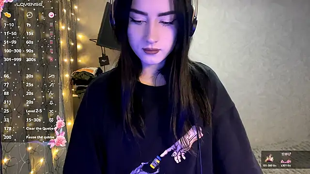 Meowluly online show from December 22, 9:23 pm