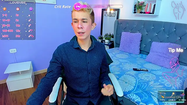 Snapshot of Juaan_Diick chatting on December 3, 2:04 pm Juaan Diick online show from December 3, 2:04 pm