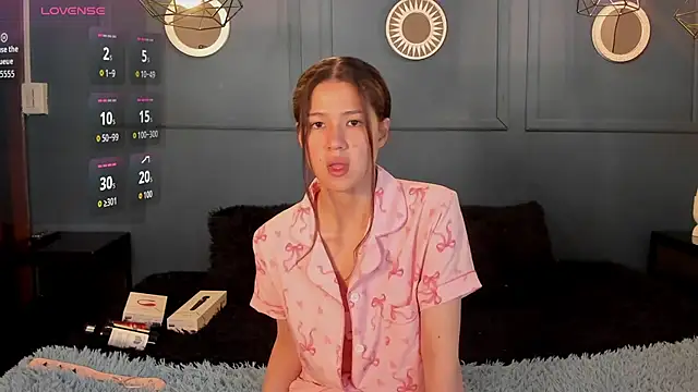 Snapshot of Skyy_bloom chatting on December 4, 11:52 am Skyy bloom online show from December 4, 11:52 am