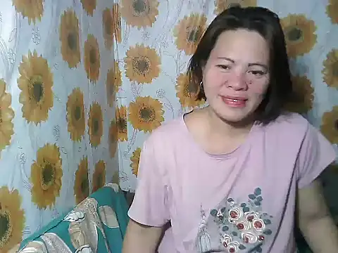 Smilinglovely online show from February 5, 1:05 pm