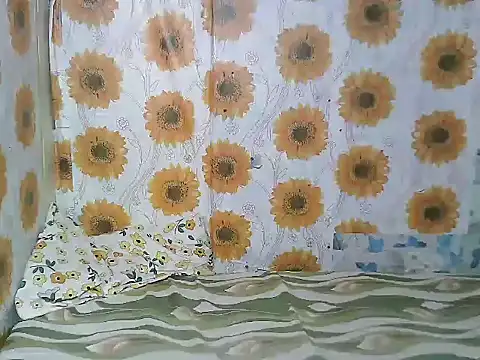 Smilinglovely online show from April 4, 7:06 am