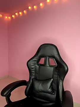 Davne  online show from December 3, 9:13 pm