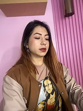 Snapshot of MaddieHunter chatting on December 5, 1:31 pm MaddieHunter online show from December 5, 1:31 pm