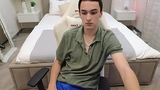 Snapshot of MoonlinSkinn chatting on November 26, 8:15 am MoonlinSkinn online show from November 26, 8:15 am