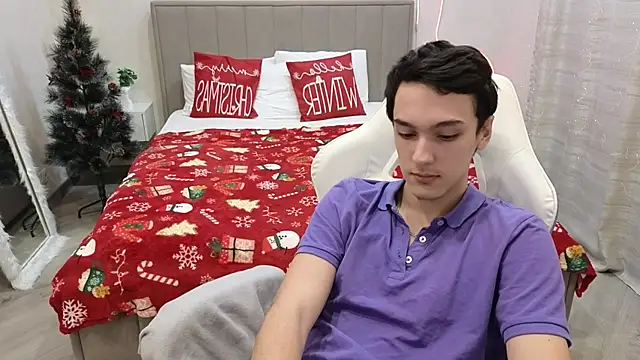 MoonlinSkinn online show from January 10, 1:07 am