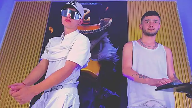 Snapshot of Thegolden_boys chatting on November 30, 5:22 am Thegolden boys online show from November 30, 5:22 am