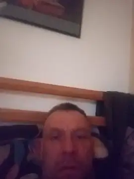 Snapshot of BushedScreed chatting on April 14, 10:27 pm BushedScreed online show from April 14, 10:27 pm