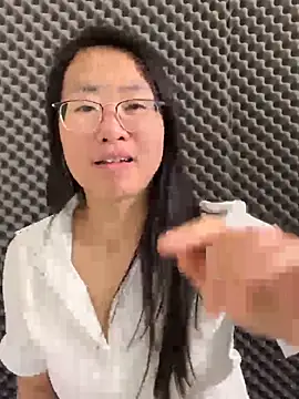 Snapshot of TU-37 chatting on November 28, 8:06 am TU-37 online show from November 28, 8:06 am