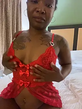 Snapshot of tonyatranise chatting on April 8, 6:24 am tonyatranise online show from April 8, 6:24 am