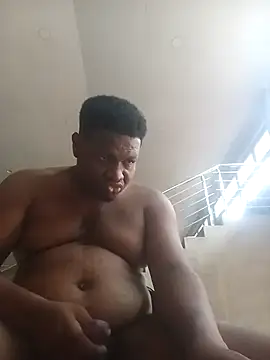 Snapshot of LovelyHughes chatting on February 7, 11:36 am LovelyHughes online show from February 7, 11:36 am