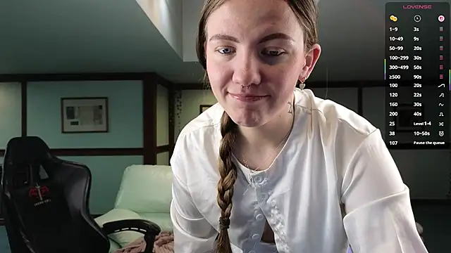 KiraRustle online show from February 5, 2:49 am